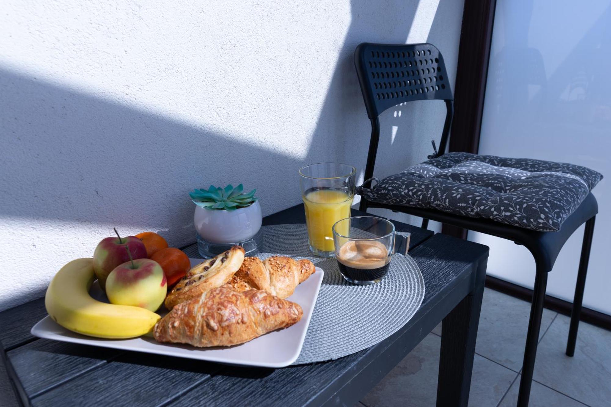 La Piazza Hotel Shumen Exterior photo